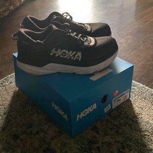 HOKA Bondi 7 wide sneakers size 11
